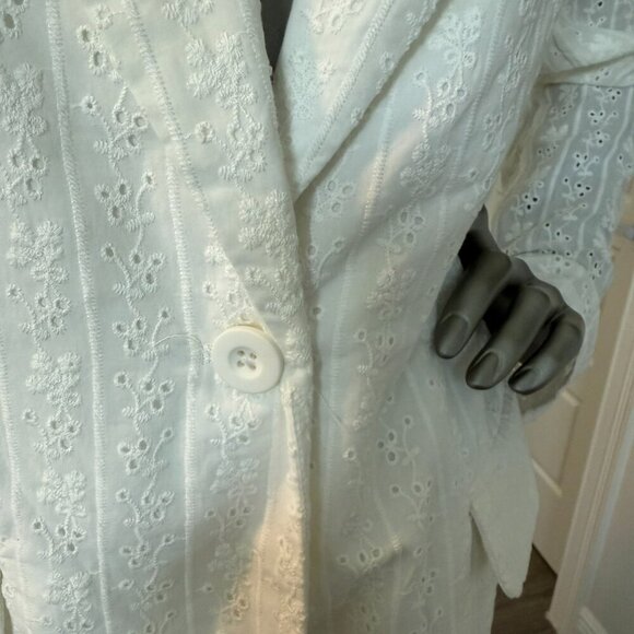 WeWoreWhat Oversized White Lace Cotton Eyelet Blazer NWT Size Small - Picture 5 of 7